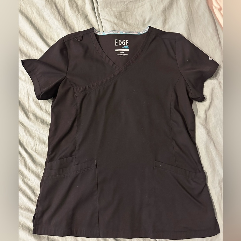 IRG edge scrub top